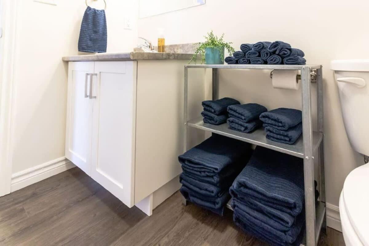 Newly Renovated Modern Condo Near Hospital, Unb Patio & Parking Coffee Saint John Buitenkant foto