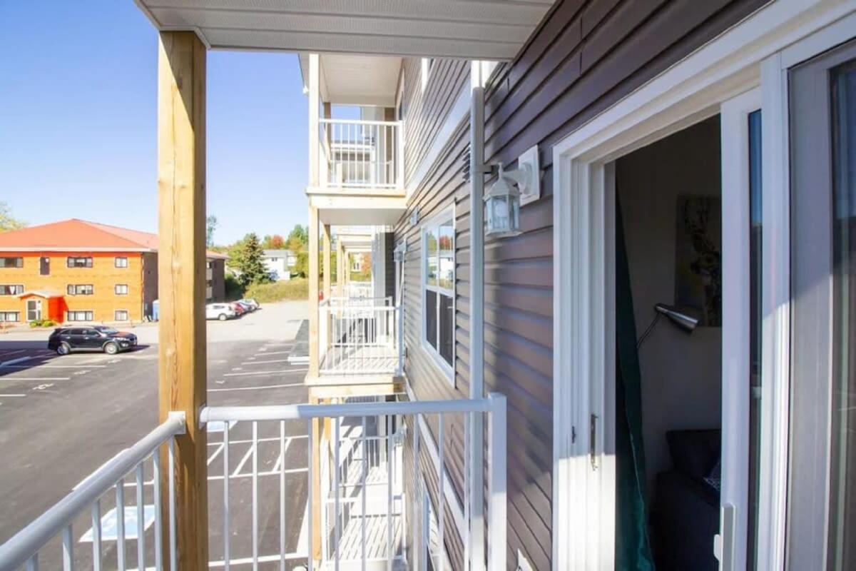 Newly Renovated Modern Condo Near Hospital, Unb Patio & Parking Coffee Saint John Buitenkant foto