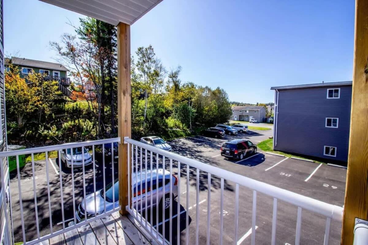Newly Renovated Modern Condo Near Hospital, Unb Patio & Parking Coffee Saint John Buitenkant foto